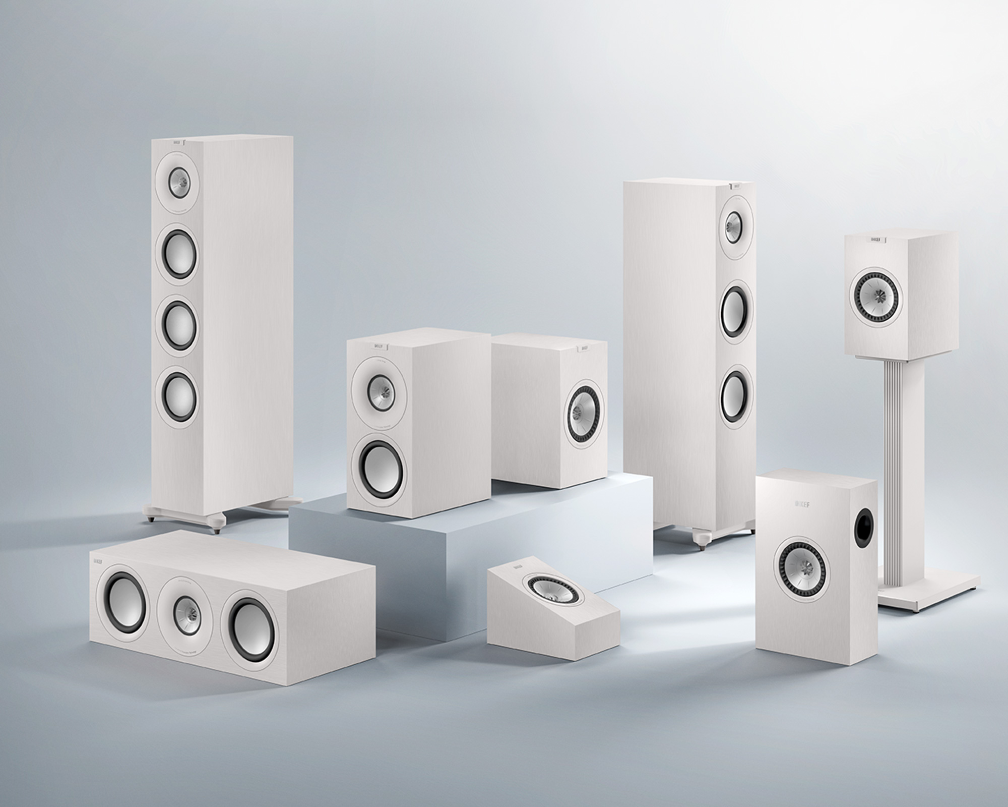 Q Series_with_MAT_group_shot_Satin_White。