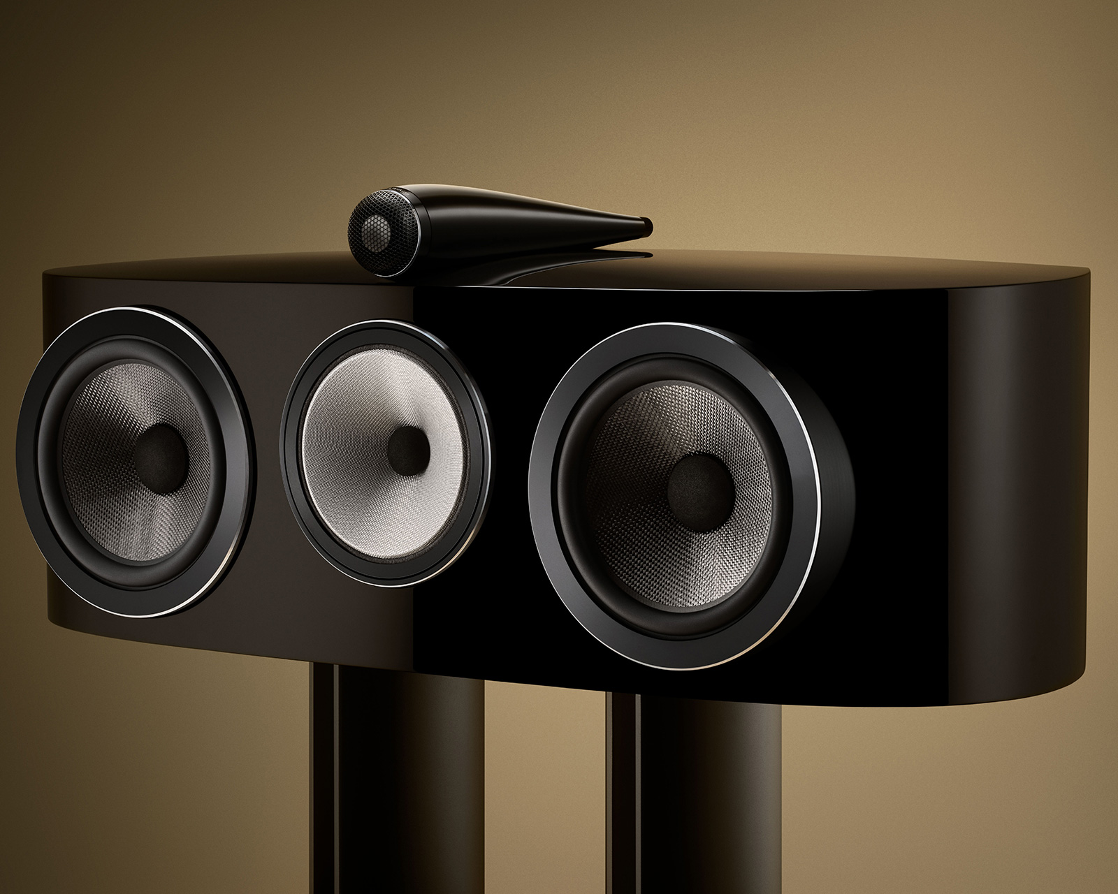 Bowers & Wilkins HTM81D5 旗舰级中置声道性能，可与大号落地搭配使用，打造磅礴沉浸的家庭影院体验。