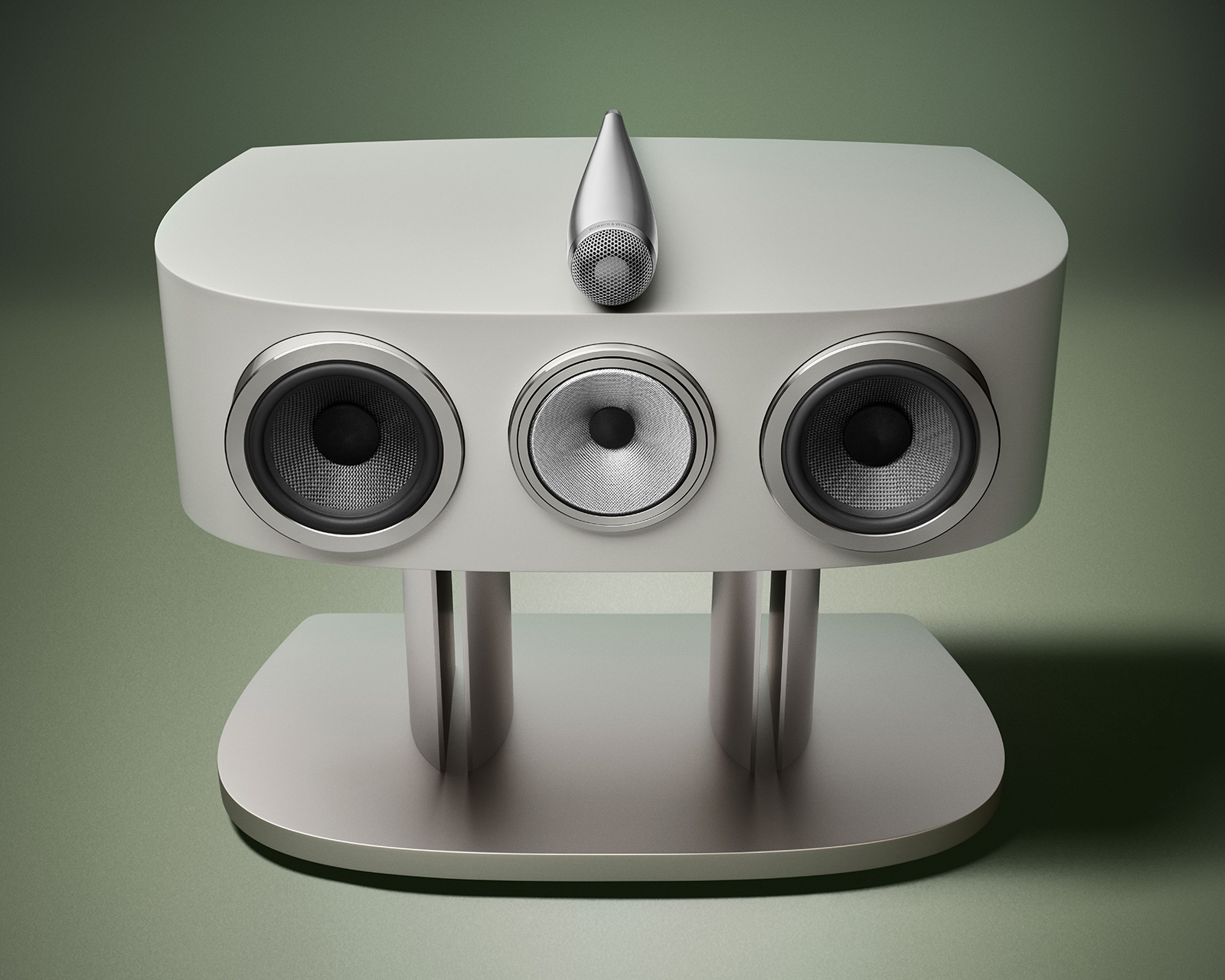 Bowers & Wilkins HTM82D5 旗舰级音质表现，与中小号音箱完美搭配，为观影体验赋予通透细腻的音质与精准声场。
