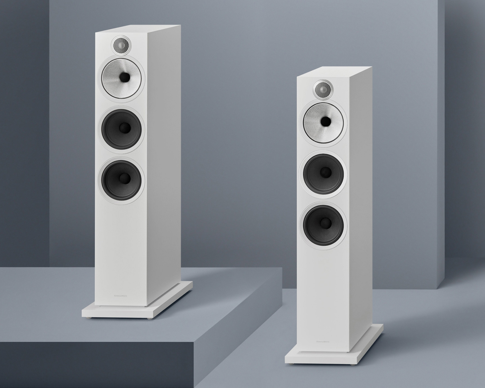 Bowers & Wilkins 603S3 性能款大型落地扬声器，适用于较大的房间和家庭影院。