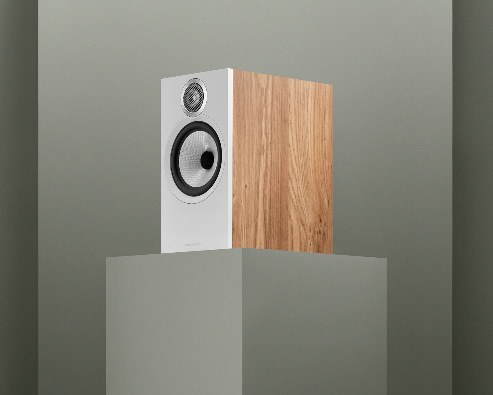 Bowers & Wilkins 606S3 性能款书架扬声器体现了尺寸和性能的理想组合。