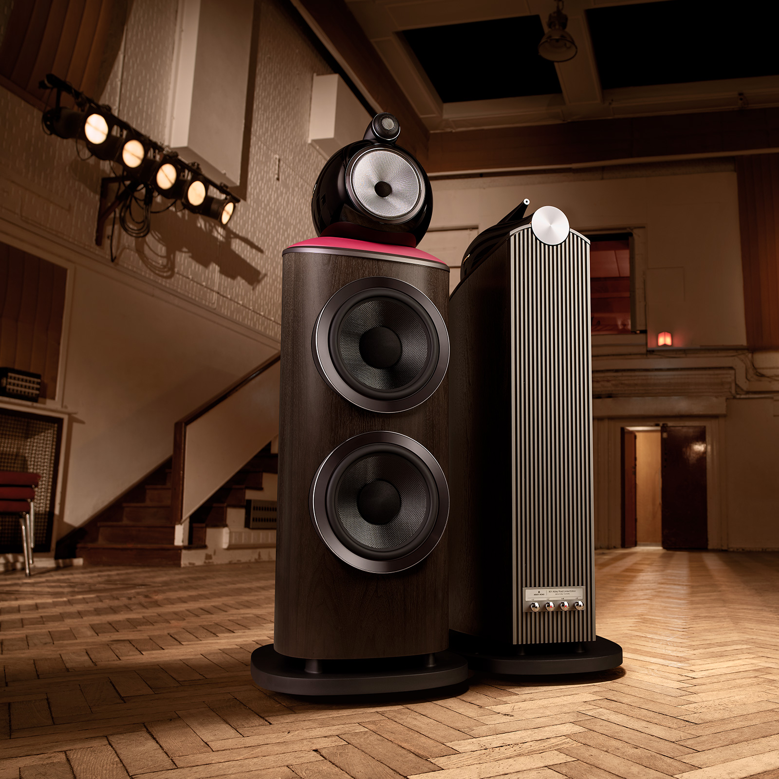 Bowers & Wilkins 801 Abbey Road 限量版特别旗舰版落地式扬声器