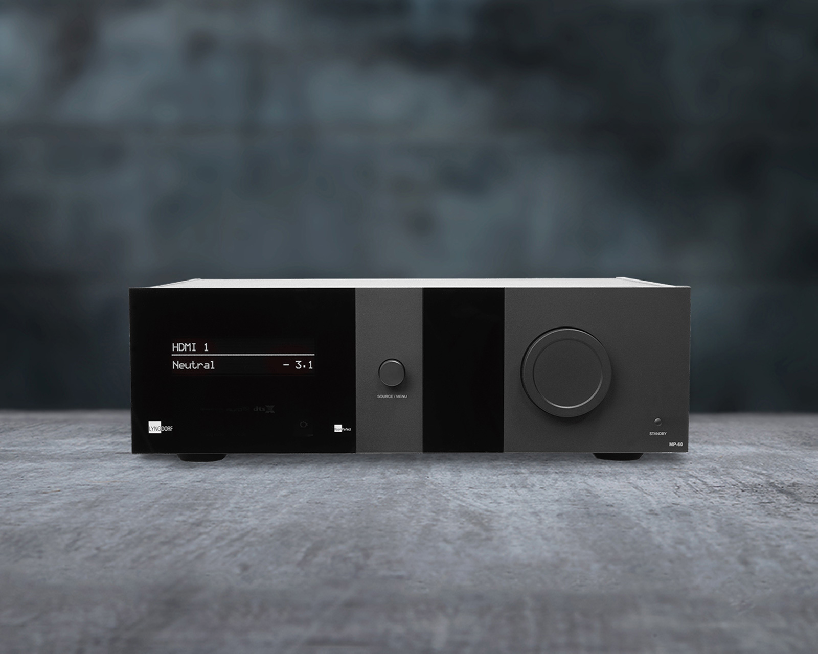 Lyngdorf MP-60 2.1 配备了 Lyngdorf Audio 闻名遐迩的所有先进技术，包括著名的 RoomPerfect 房间校正系统和无与伦比的数字信号处理能力，解码多达 16 个原生音频通道，并通过简洁的网页界面进行智能映射。