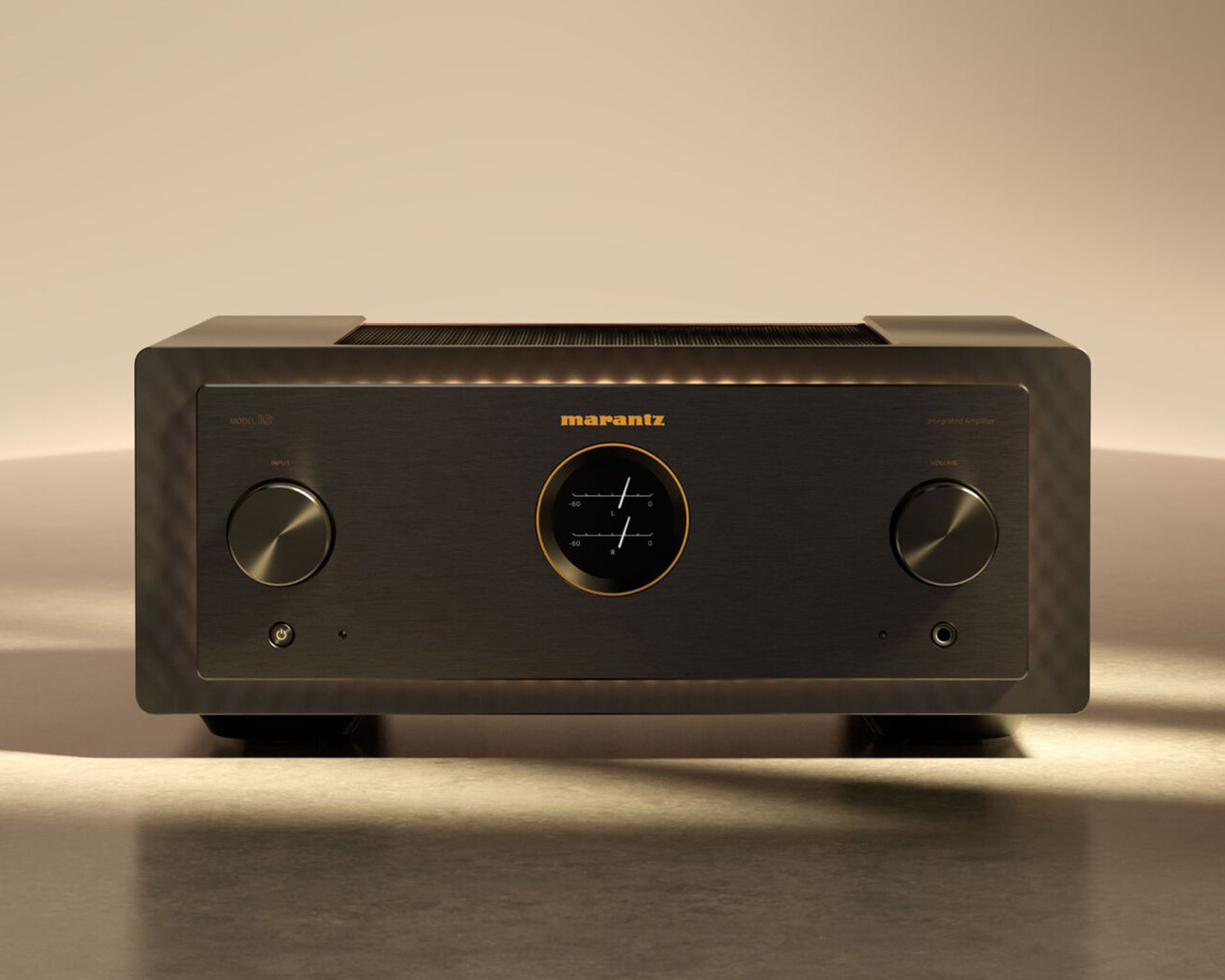 MODEL 10树立功放设计的新标杆。MODEL 10搭载全新设计的双单声道对称放大拓扑,其功率、性能让Marantz功放更上一层楼。